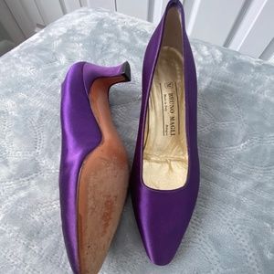 Bruno Magli purple Satin Shoes sz 7